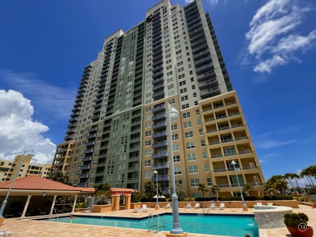 2-bedroom condo for sale in Miami Beach - 90 ALTON Road 2110 - MondialRealty