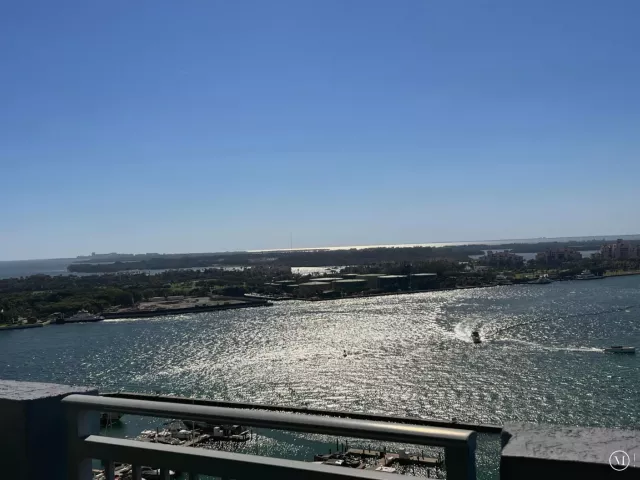 2-bedroom condo for sale in Miami Beach - 90 ALTON Road 2110 - MondialRealty