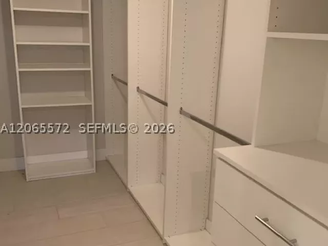 2-bedroom condo for rent in Sunny Isles Beach - 400 Sunny Isles Blvd 1606 - MondialRealty