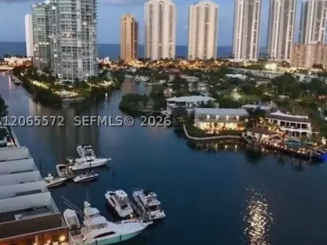 2-bedroom condo for rent in Sunny Isles Beach - 400 Sunny Isles Blvd 1606 - MondialRealty
