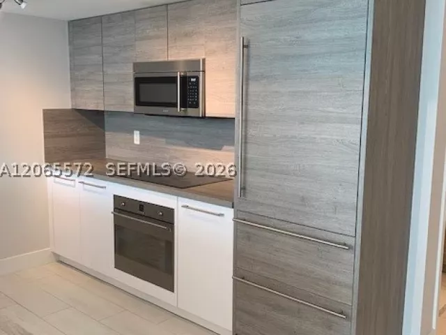 2-bedroom condo for rent in Sunny Isles Beach - 400 Sunny Isles Blvd 1606 - MondialRealty