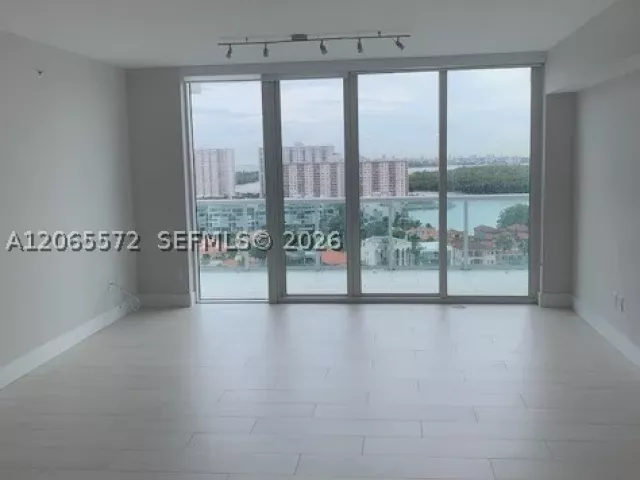 2-bedroom condo for rent in Sunny Isles Beach - 400 Sunny Isles Blvd 1606 - MondialRealty