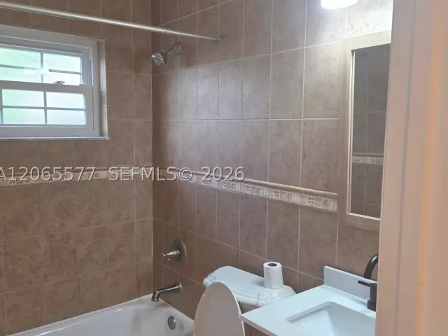4-bedroom home for rent in Miami - 10500 SW 30th St - MondialRealty