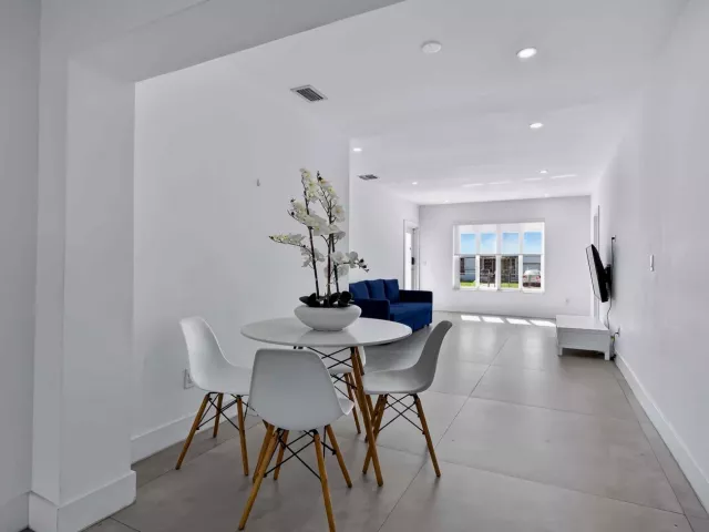 4-bedroom home for rent in Miami - 2733 SW 15th Street - MondialRealty