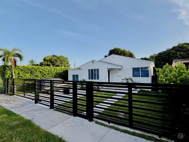 4-bedroom home for rent in Miami - 2733 SW 15th Street - MondialRealty