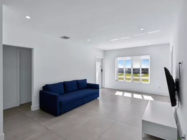 4-bedroom home for rent in Miami - 2733 SW 15th Street - MondialRealty