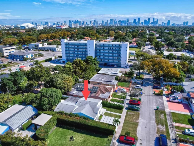 4-bedroom home for rent in Miami - 2733 SW 15th Street - MondialRealty