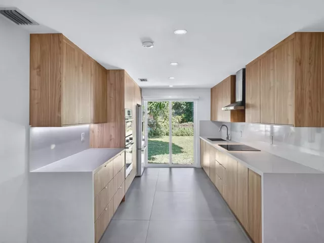 4-bedroom home for rent in Miami - 2733 SW 15th Street - MondialRealty