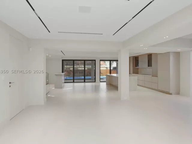 4-bedroom home for rent in Miami - 330 SW 19th Rd 1 - MondialRealty