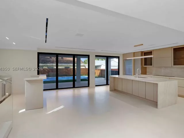 4-bedroom home for rent in Miami - 330 SW 19th Rd 1 - MondialRealty
