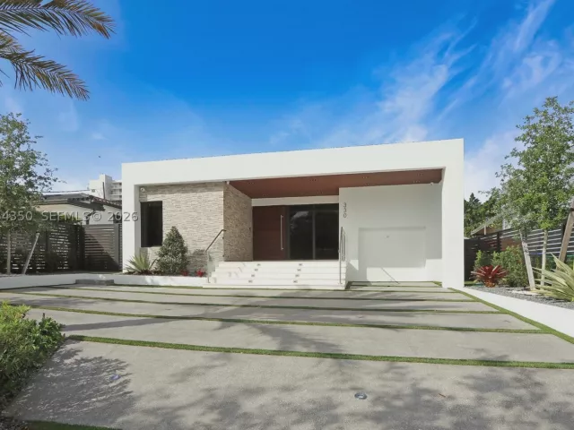 4-bedroom home for rent in Miami - 330 SW 19th Rd 1 - MondialRealty