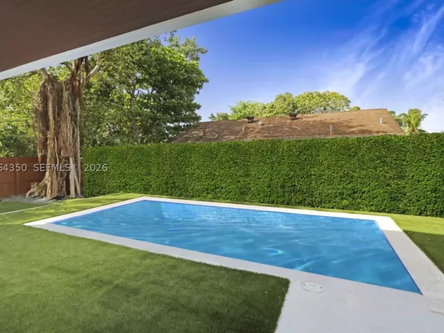 4-bedroom home for rent in Miami - 330 SW 19th Rd 1 - MondialRealty