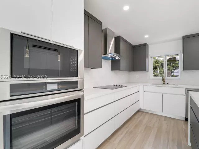3-bedroom home for rent in Miami - 1654 SW 18th Ave 1 - MondialRealty