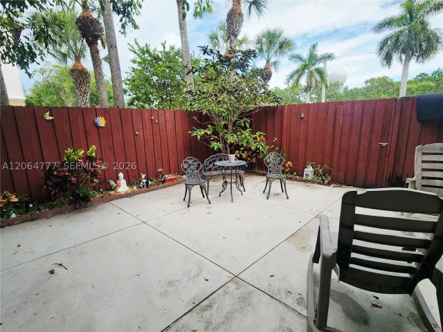 3-bedroom home for sale in Miami - 13701 SW 169th Ter - MondialRealty