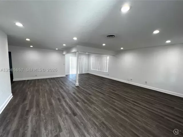 3-bedroom home for sale in Hollywood - 707 N 11th Ave - MondialRealty