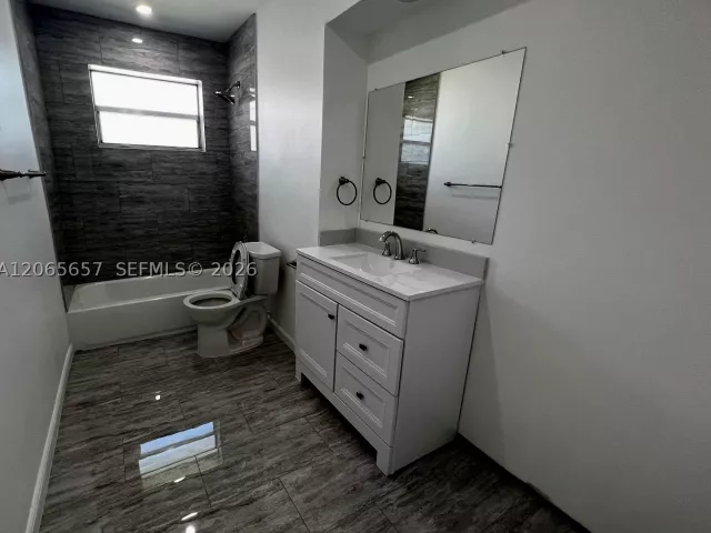 3-bedroom home for sale in Hollywood - 707 N 11th Ave - MondialRealty