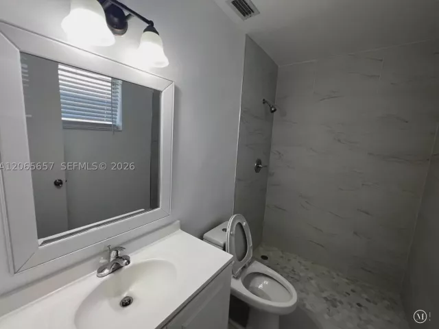 3-bedroom home for sale in Hollywood - 707 N 11th Ave - MondialRealty