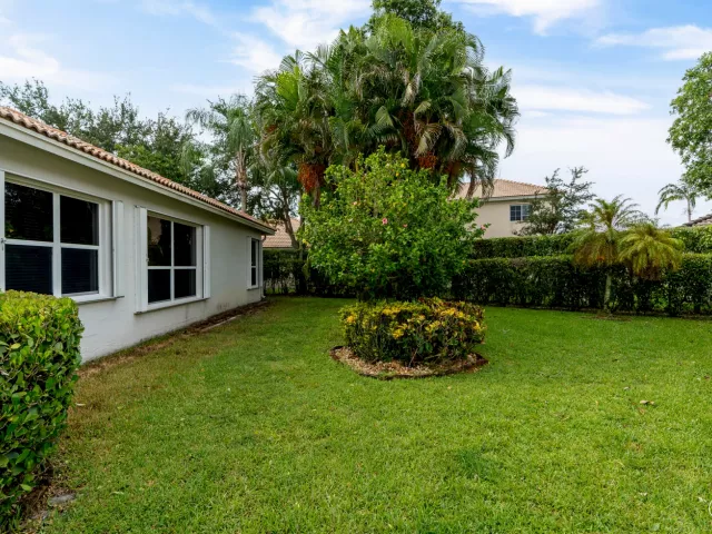 3-bedroom home for sale in West Palm Beach - 8620 HIGH CAY - MondialRealty