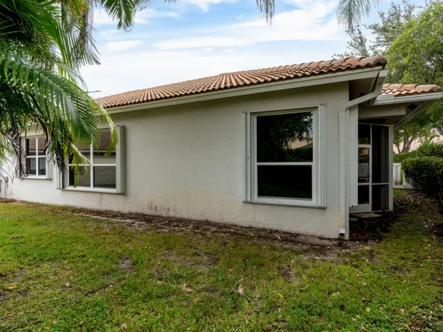 3-bedroom home for sale in West Palm Beach - 8620 HIGH CAY - MondialRealty