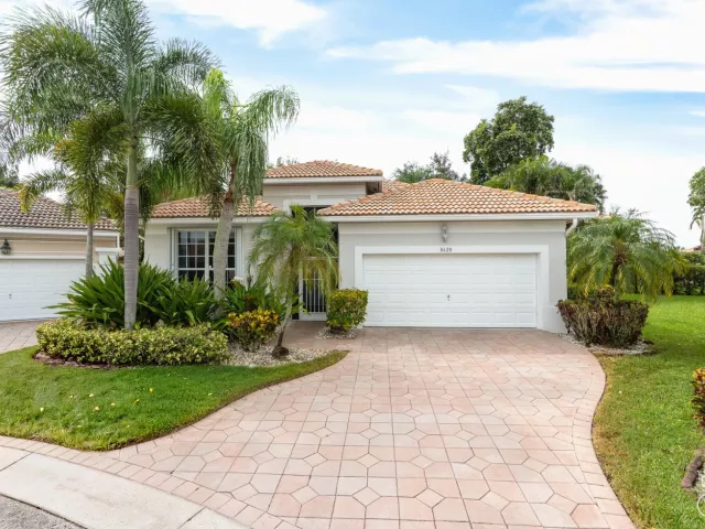 3-bedroom home for sale in West Palm Beach - 8620 HIGH CAY - MondialRealty