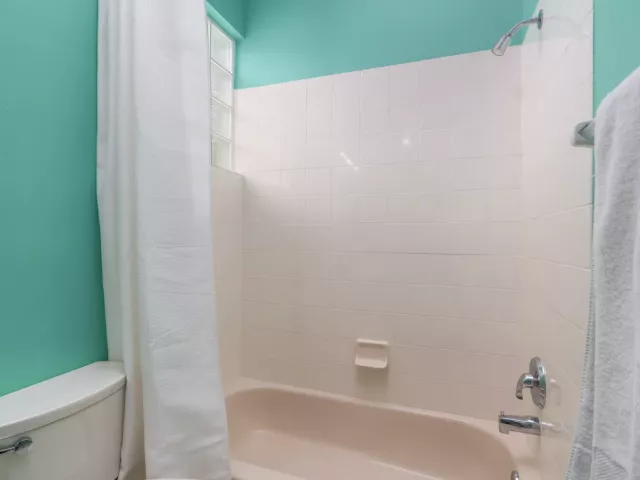 3-bedroom home for sale in West Palm Beach - 8620 HIGH CAY - MondialRealty