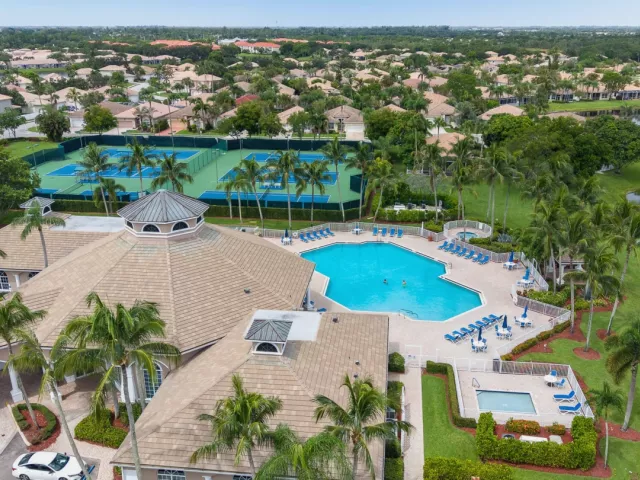 3-bedroom home for sale in West Palm Beach - 8620 HIGH CAY - MondialRealty