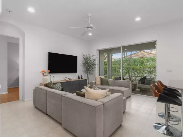 3-bedroom home for sale in West Palm Beach - 8620 HIGH CAY - MondialRealty