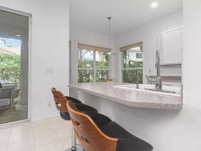 3-bedroom home for sale in West Palm Beach - 8620 HIGH CAY - MondialRealty
