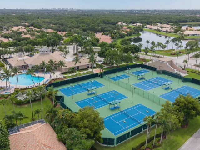 3-bedroom home for sale in West Palm Beach - 8620 HIGH CAY - MondialRealty