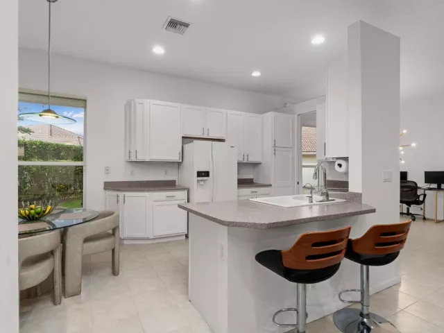 3-bedroom home for sale in West Palm Beach - 8620 HIGH CAY - MondialRealty