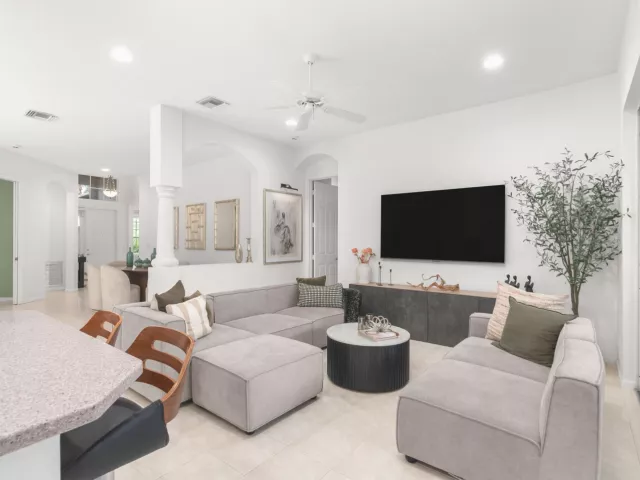 3-bedroom home for sale in West Palm Beach - 8620 HIGH CAY - MondialRealty
