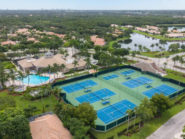 3-bedroom home for sale in West Palm Beach - 8620 HIGH CAY - MondialRealty