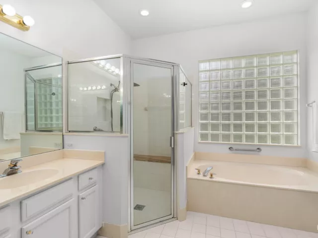 3-bedroom home for sale in West Palm Beach - 8620 HIGH CAY - MondialRealty