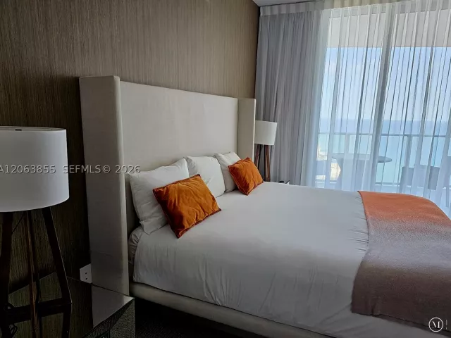 2-bedroom condo for sale in Hollywood - 4111 S Ocean Dr 3608 - MondialRealty