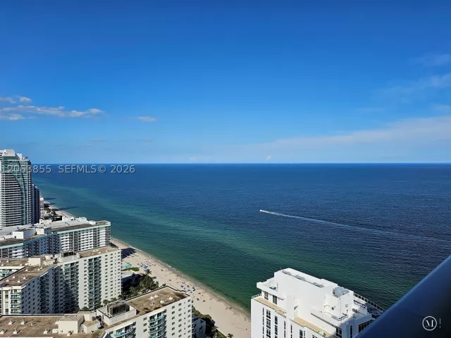 2-bedroom condo for sale in Hollywood - 4111 S Ocean Dr 3608 - MondialRealty