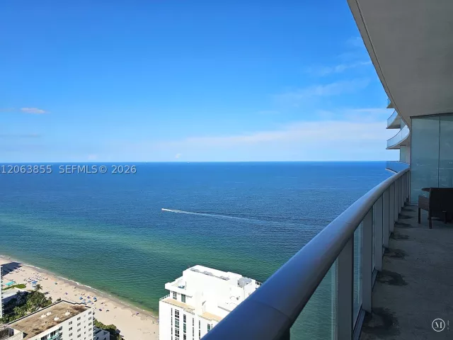 2-bedroom condo for sale in Hollywood - 4111 S Ocean Dr 3608 - MondialRealty