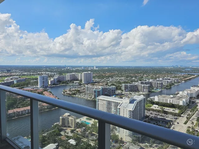 2-bedroom condo for sale in Hollywood - 4111 S Ocean Dr 3608 - MondialRealty