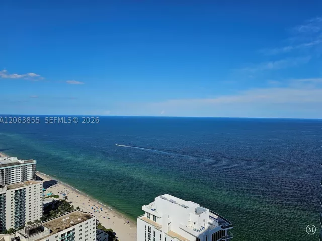 2-bedroom condo for sale in Hollywood - 4111 S Ocean Dr 3608 - MondialRealty