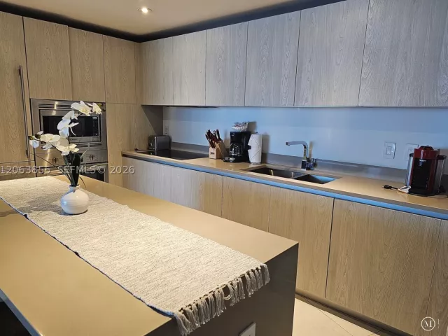 2-bedroom condo for sale in Hollywood - 4111 S Ocean Dr 3608 - MondialRealty