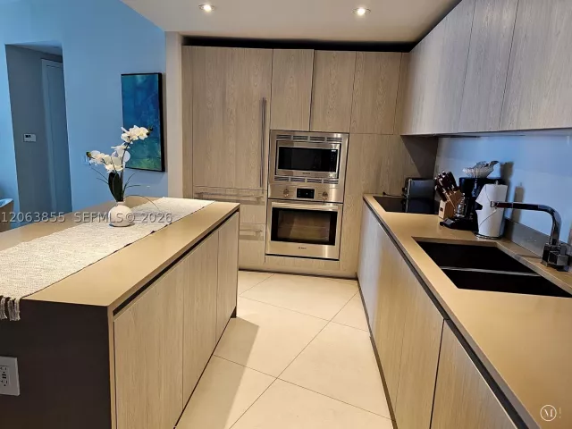 2-bedroom condo for sale in Hollywood - 4111 S Ocean Dr 3608 - MondialRealty
