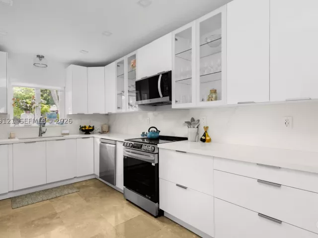 3-bedroom home for sale in Miami - 8920 NE 9th Ct - MondialRealty