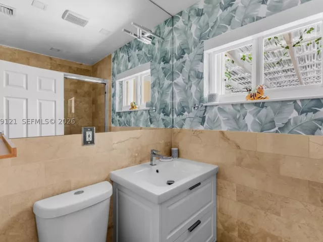 3-bedroom home for sale in Miami - 8920 NE 9th Ct - MondialRealty