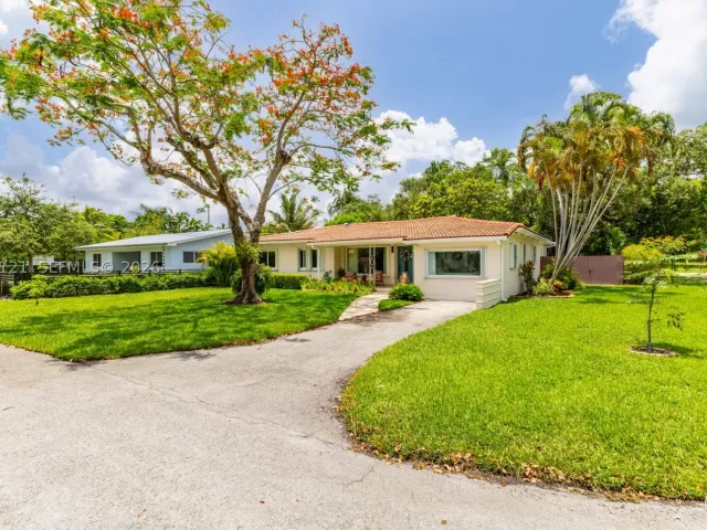 3-bedroom home for sale in Miami - 8920 NE 9th Ct - MondialRealty