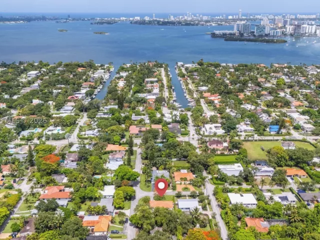 3-bedroom home for sale in Miami - 8920 NE 9th Ct - MondialRealty