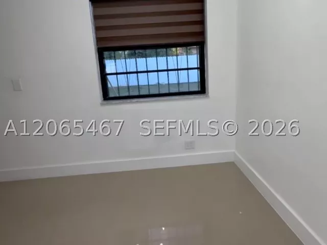 3-bedroom home for sale in Miami - 41 NE 195th St - MondialRealty