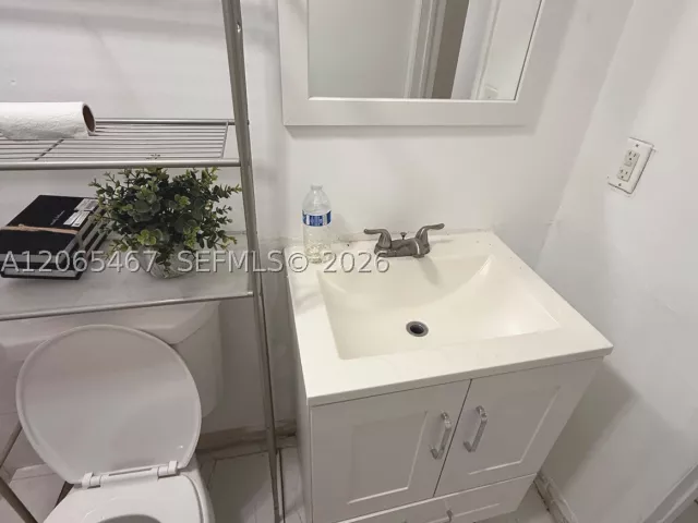 3-bedroom home for sale in Miami - 41 NE 195th St - MondialRealty