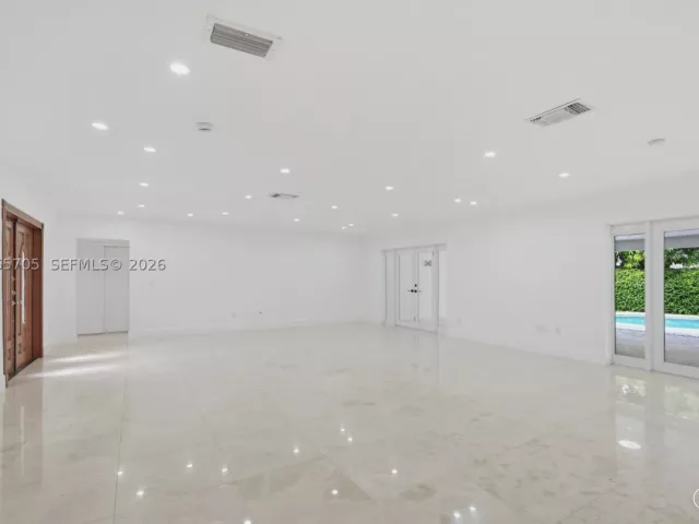 3-bedroom home for sale in Miami - 10830 SW 79th Ave - MondialRealty