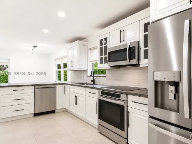 3-bedroom home for sale in Miami - 10830 SW 79th Ave - MondialRealty