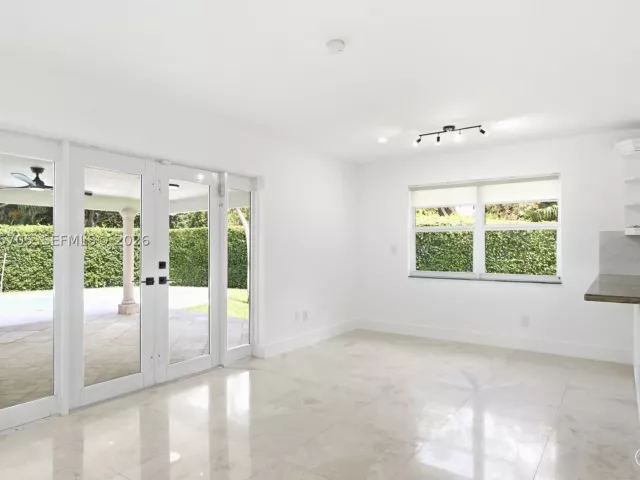 3-bedroom home for sale in Miami - 10830 SW 79th Ave - MondialRealty