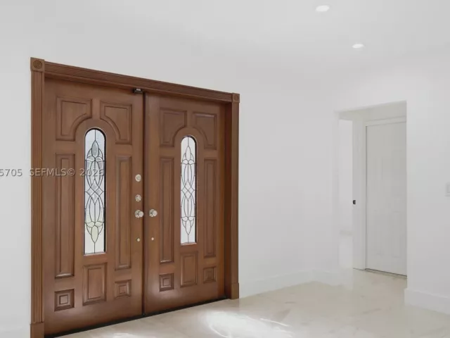 3-bedroom home for sale in Miami - 10830 SW 79th Ave - MondialRealty